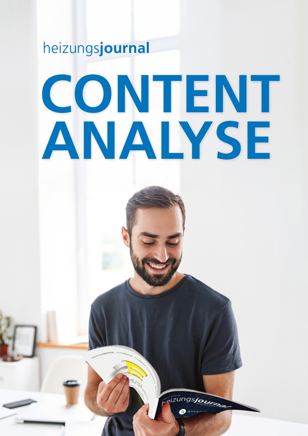 Bild Contentanalyse, Mann mit Heft in der Hand